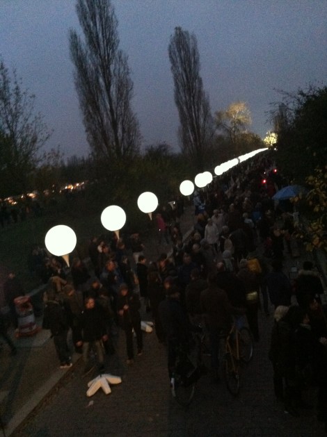 On the night of 9 November, the balloons were lit.